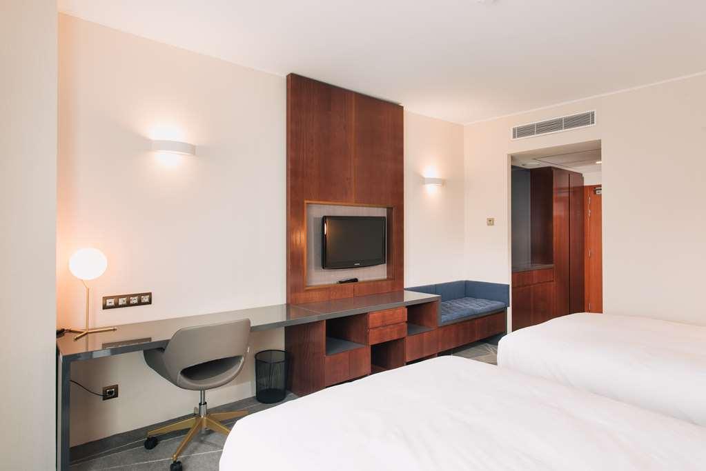 Doubletree By Hilton - Plaza
